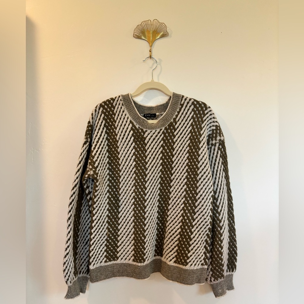 Very J Chevron Knit Sweater olive & Cream Textured Pullover | A7